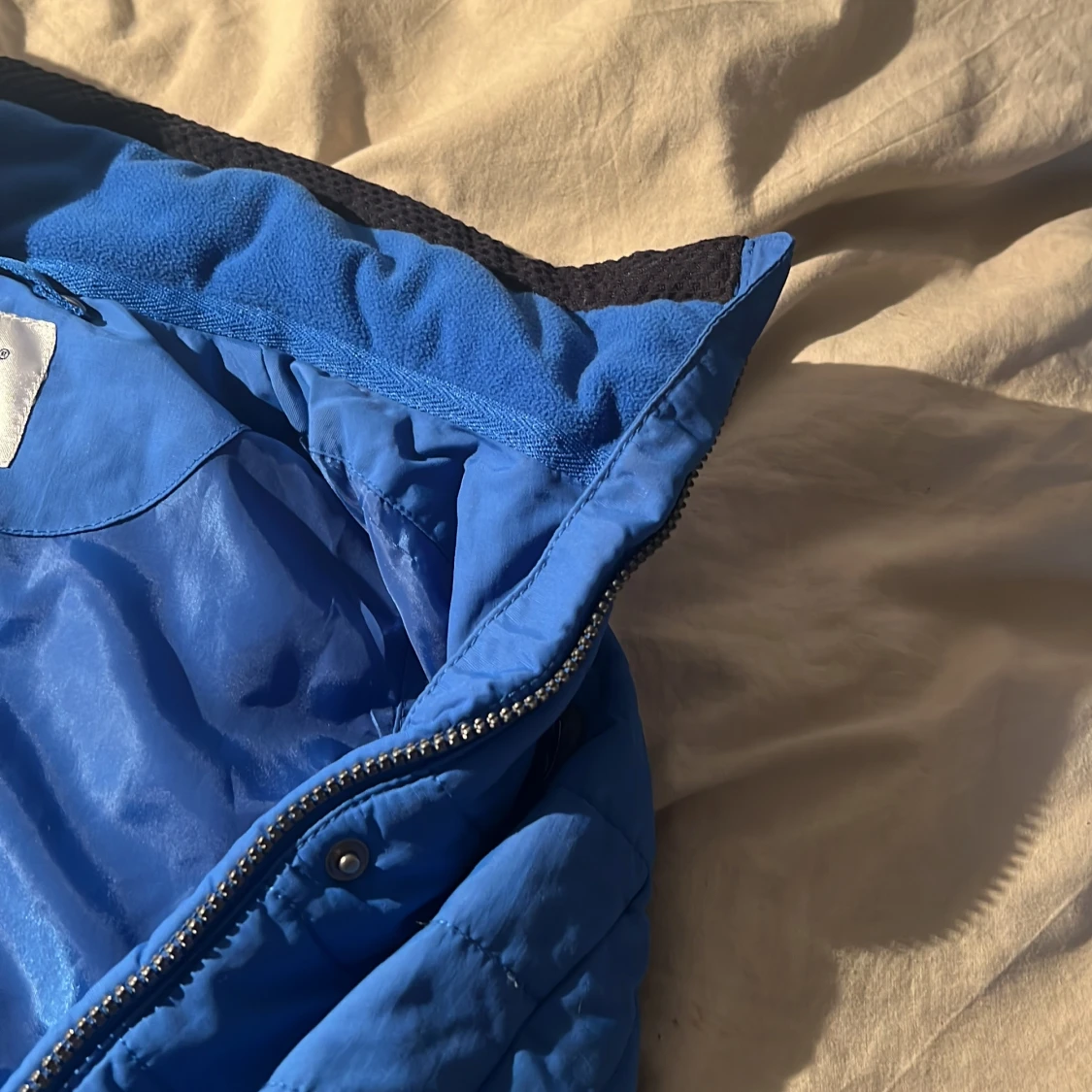 Blå quiltad dunväst från CRW - 4