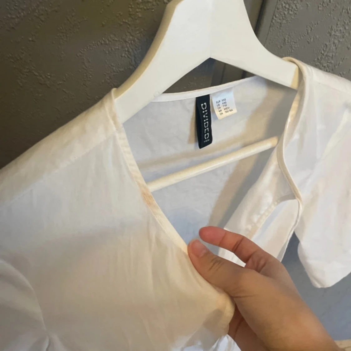 Vit blus med knyt från H&M Divided - 3