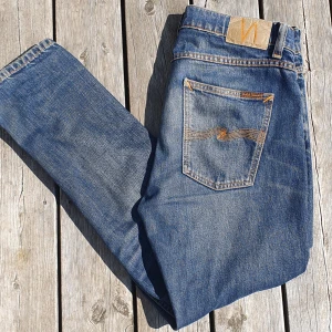 Nudie Jeans Lean Dean - Säljer ett par Nudie jeans i moddelen lean dean då dom aldrig kommer till användning, jeansen är i bra skick och sparsamt använda. Pris kan diskuteras 💯