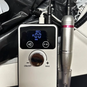 Helt ny bordslampa samt elfil - Helt ny bordslampa samt elfil bits medföljer till elfilen