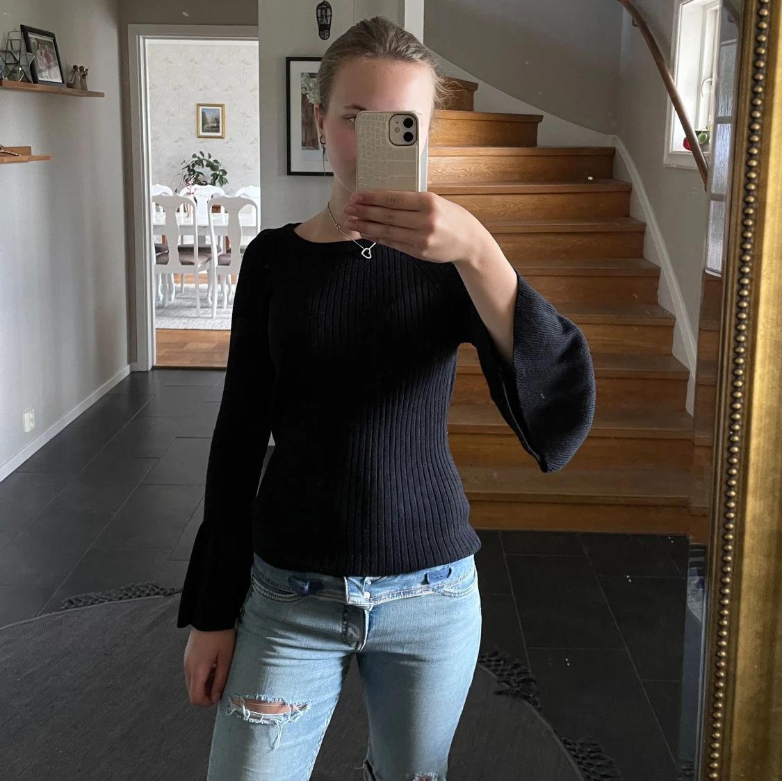 Svart ribbad tröja från Gina Tricot - 2