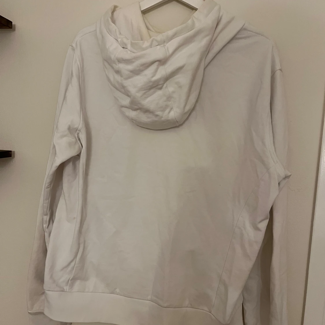 Vit hoodie från Calvin Klein - 1