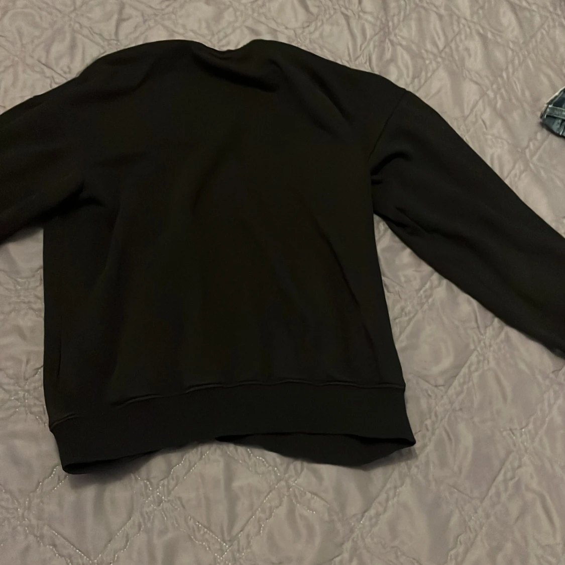 Svart sweatshirt från H&M XS - 1