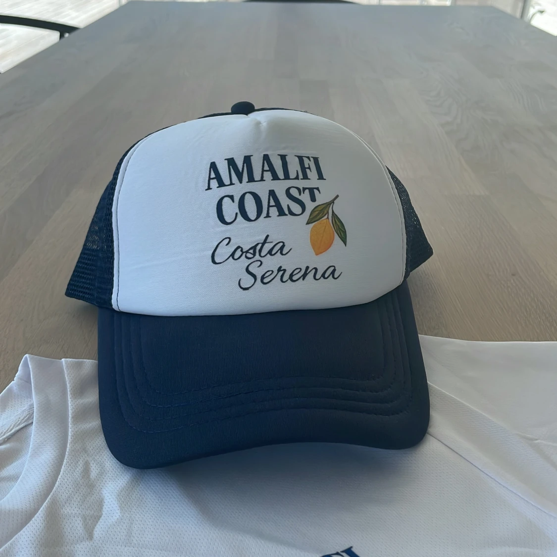 Amalfi Coast truckerkeps blå/vit - 1