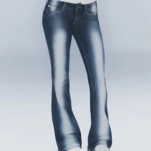 weekday ”kvargjeans” - skitsnygga weekday jeans, de kända ”kvargjeansen.” jättepopulära för en anledning, jättefina verkligen! i princip helt nya, knappt använda! 