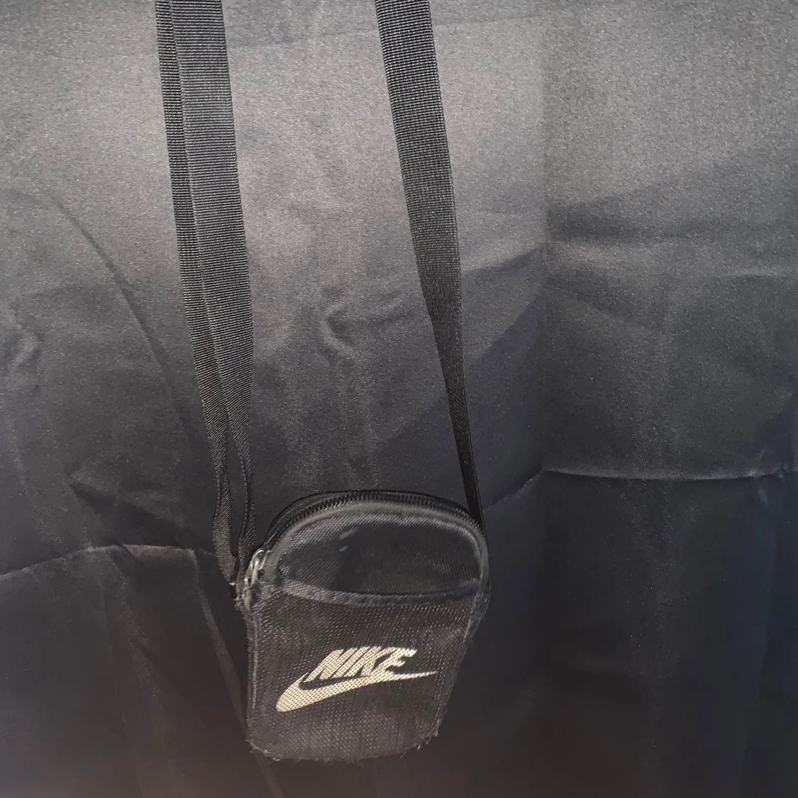 Svart axelväska från Nike