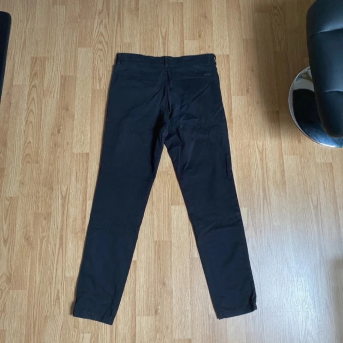 Svarta Jack & Jones Chinos  - 1