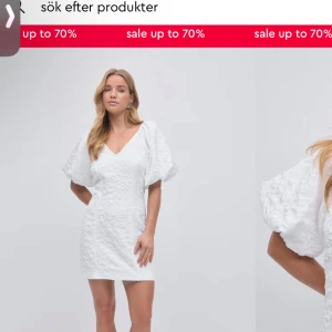 Vit kortklänning med puffärmar - Säljer denna klänningen från Gina i storlek 34. Endast testad men säljer för den va för stor🩷