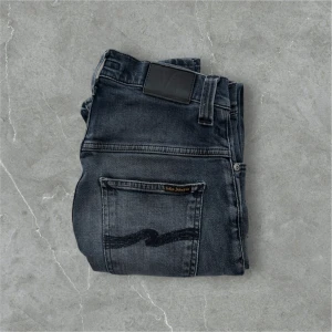 Grå Nudie Jeans - Snygga grå jeans från Nudie Jeans / Storlek 28/32 / Hör av dig vid funderingar 