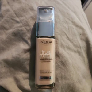 L'Oréal Paris True Match Foundation - L'Oréal Paris True Match Foundation i nyansen 1.R/1.C med en cool underton. Denna foundation är super-blendable och anpassar sig perfekt till hudens färg och textur. Perfekt för en naturlig look. Enbart testad
