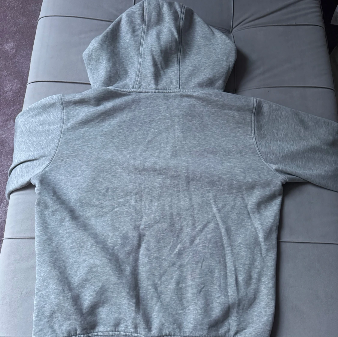 Ljusgrå hoodie från Sail Racing - 1