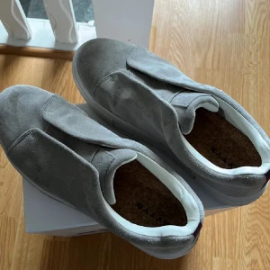  Eytys Doja SO Suede - Ett par stillrena Eytys(9/10 skick) original pris 1999 kr mitt pris 1499 kr. Tveka inte att skriva ✍️ 