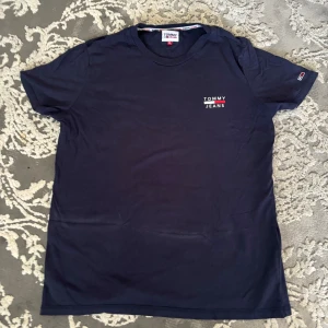 Tommy jeans tröja - Jätte fin