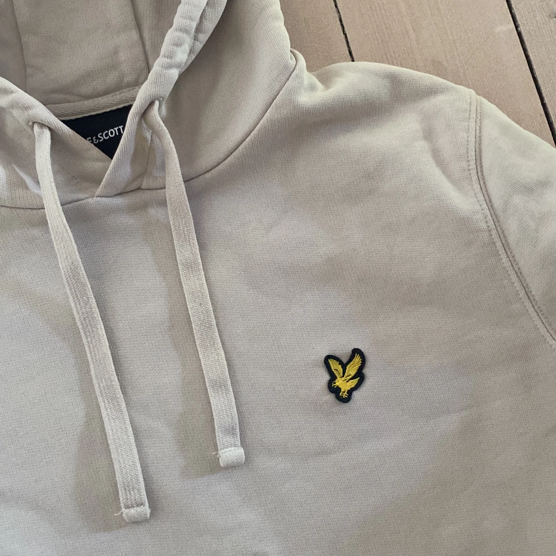 Beige hoodie från Lyle & Scott - 1