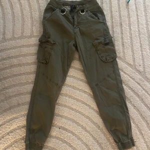 Fashionnova cargo pants - Använt 2-3 gånger