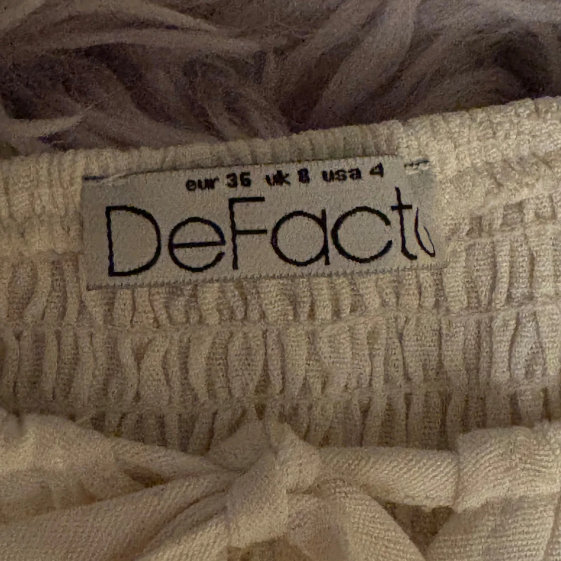 Vit långklänning med puffärmar från DeFacto - 3