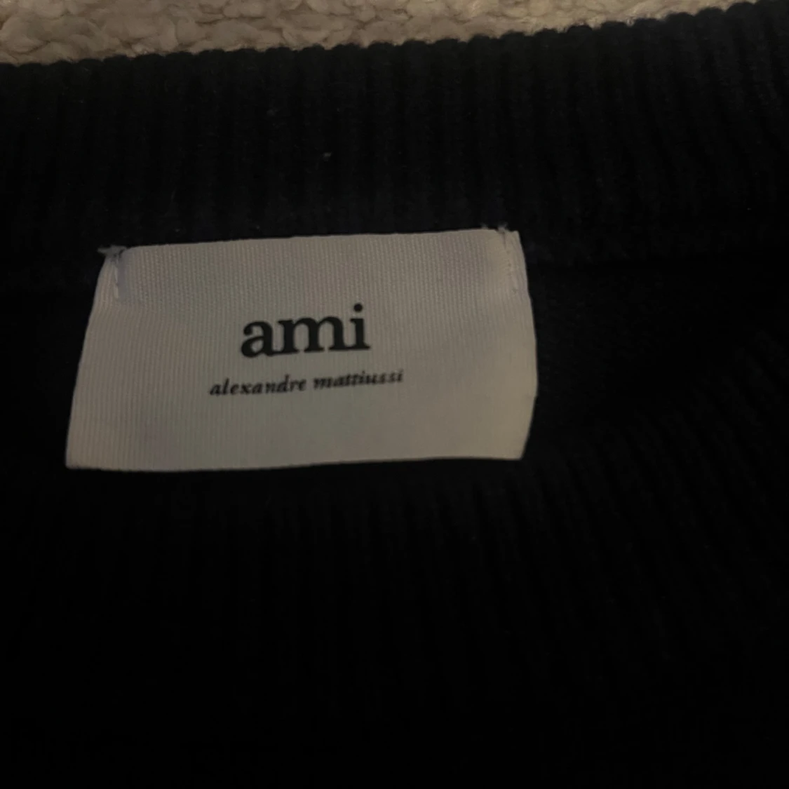 Mörkblå stickad tröja från Ami - 2