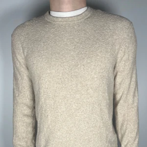 Tröja från hansen&jacob - En riktig snygg och trendig sweatshirt från hansen&jacob i fint skick, storlek S, vid frågor är de bara att skriva 