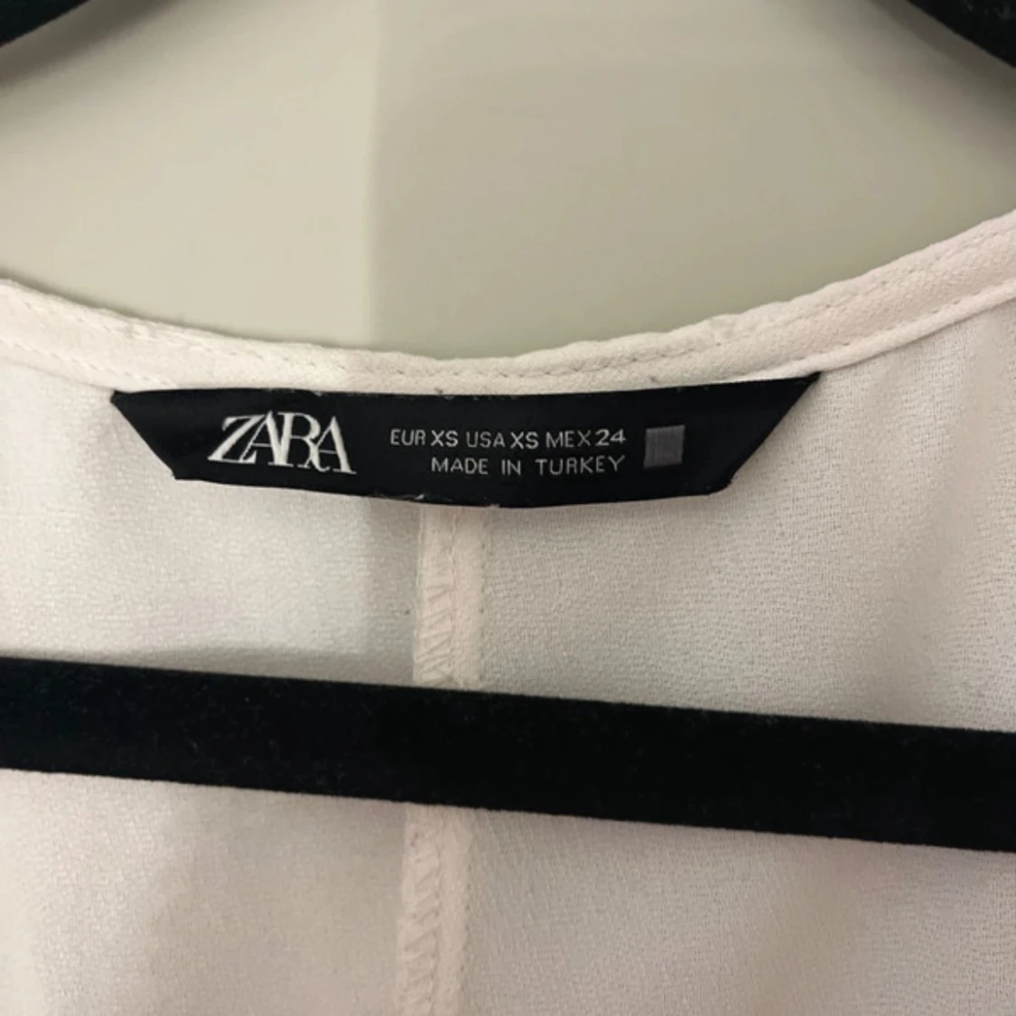 Vit omlottopp från Zara - 1