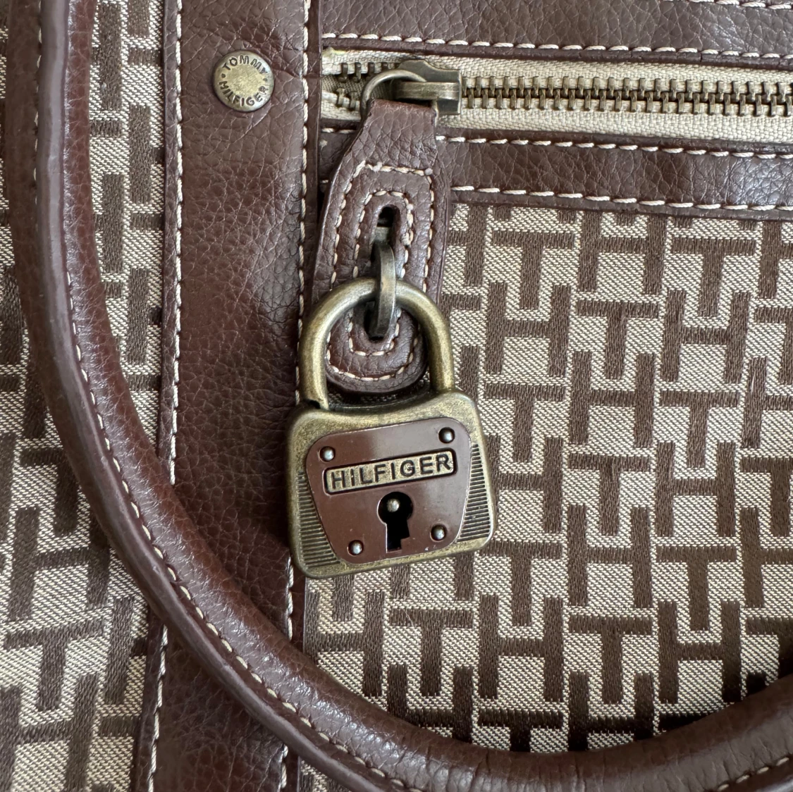 Brun Väska från Tommy Hilfiger - 1