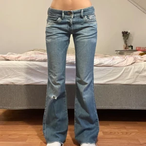 Diesel Jeans  - Midjemått: 37cm, innerbenslängd: 83cm 💖