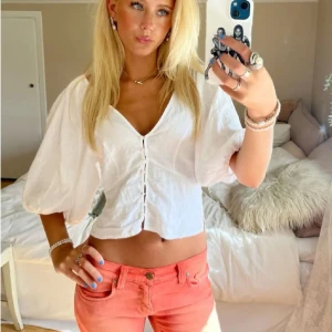 Vit h&m blus  - Super fin och populär h&m blus som inte går att få tag på längre🩷