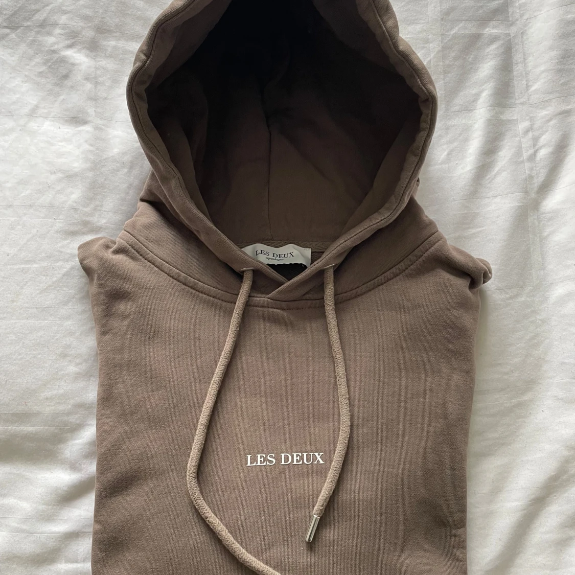 Brun hoodie från Les Deux
