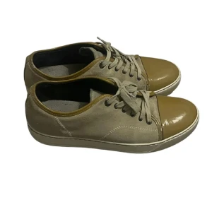 Lanvin, sällsynta  - Skicka - 9/10 Säljer nu mina lanvins, är även öppen för byte. Skorna är ljusgröna/beigea med en brun tå😁Storleken passar 44-45 kvitto o låda följer ej med därav priset. Byter helst mot ett par GGDB eller lanvin men är öppen för föraslag. Priset är 2000kr