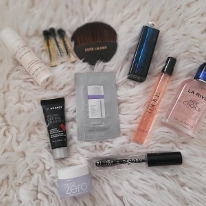Skönhets paket high end märken  - Rituals of namaste GLOW serum, ca 70% kvar. Dermalogica stabilizing repair Cream, oanvänd. Lsncome idole oanvänd. Dior addict lipcolor färg 863, halva kvar. Dr brandt micro derma brasion face exfoliator ej använd. Tre stycken 2 ml parfymer från essence, absolu vanilla, varm and spicy samt sassy classy. Zero smink borttagare, oanvänd. Gel för hår / bryn, oanvänd. Borste från estee lauder oanvänd. Parfym från la rive, använd två gånger. Dove tvål, oanvänd. Hårolja för skadat hår, ca 60% kvar. 