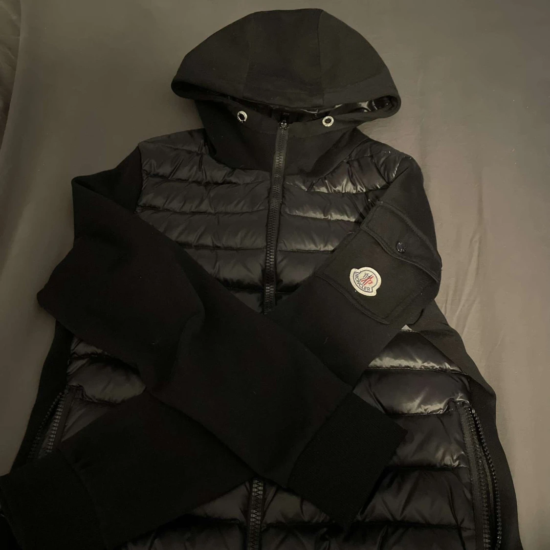 Svart pufferjacka från Moncler