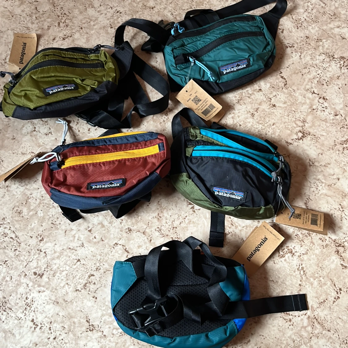 Färgglada magväskor från Patagonia - 1