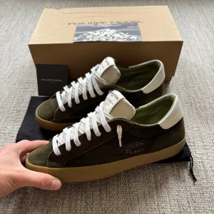 Philippe Model skor ( exklusiva ) - Skick 9/10 | Storlek 42 | Kontakta gärna vid frågor 🙌allt og medföljer