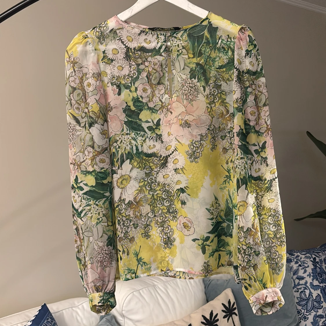 Blommig blus från Zara
