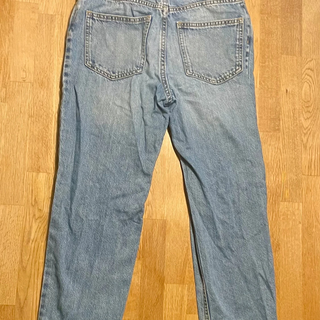 Jeans i strl 140 från Lindex - 1