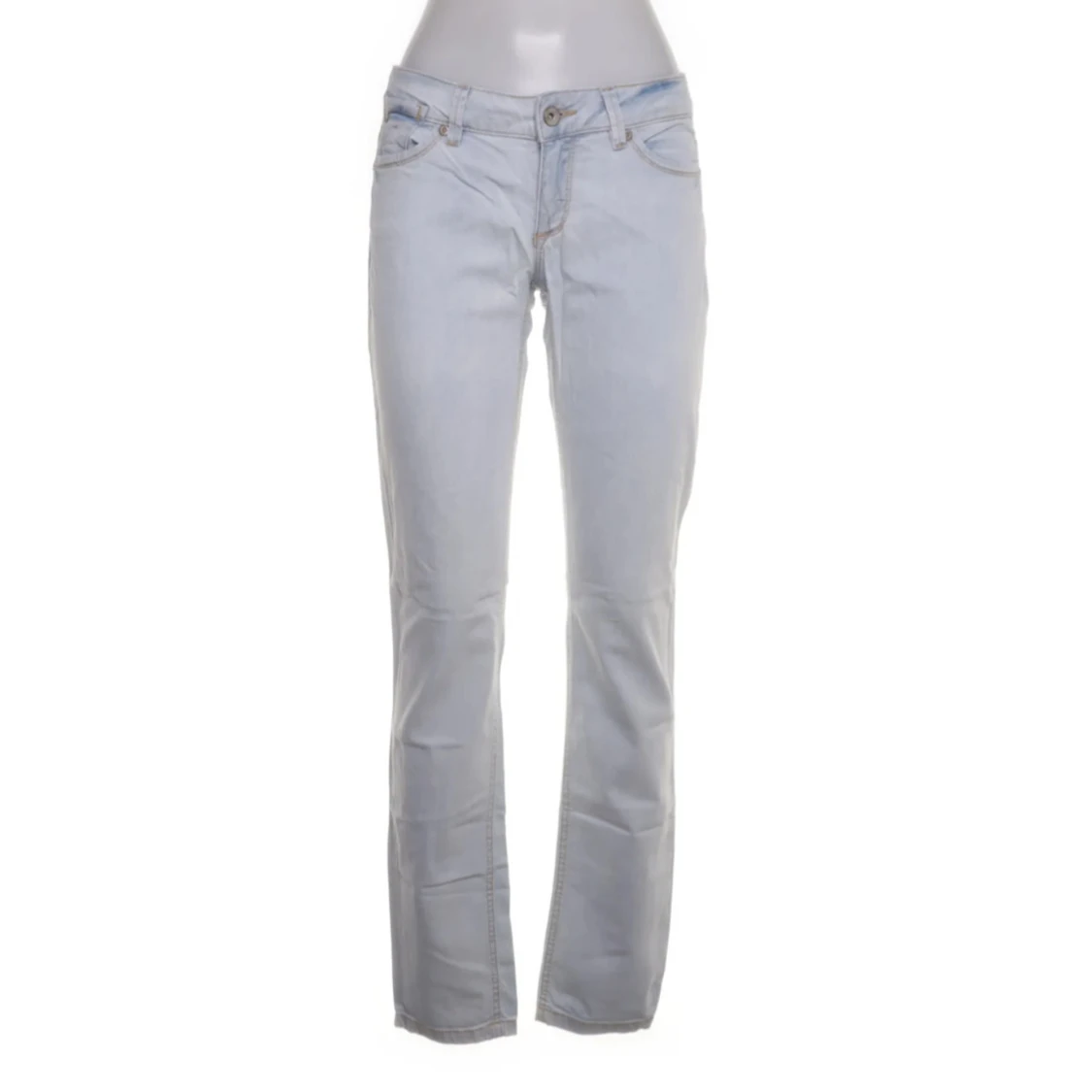 Ljusblå jeans 