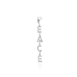 Ioaku örhänge - Säljer ett långt silverfärgat örhänge där bokstäverna bildar ordet PEACE. Hängande design med varje bokstav länkad efter varandra. Perfekt för dig som vill ha ett statement-smycke.
