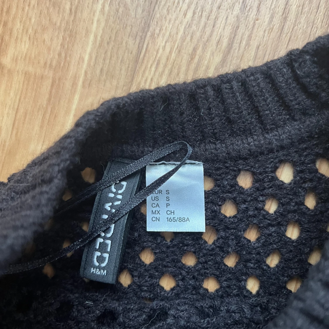 Svart croppad stickad tröja H&M - 1
