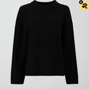 Svart stickad tröja från Gina  - Säljer denna skit snygga svarta stickade tröjan från Gina Tricot. Perfekt passform! Använd max 3 gånger så inprencip som ny. Nypris 400 