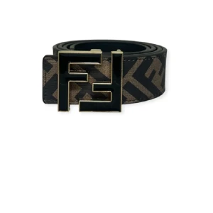 Fendi bälte - Helt ny Fendi bälte. Oanvänd. Fraktar inom 24 timmar. Bästa kvaliten ute på marknaden. Pris kan diskuteras vid snabb köp. Storlek 110cm.