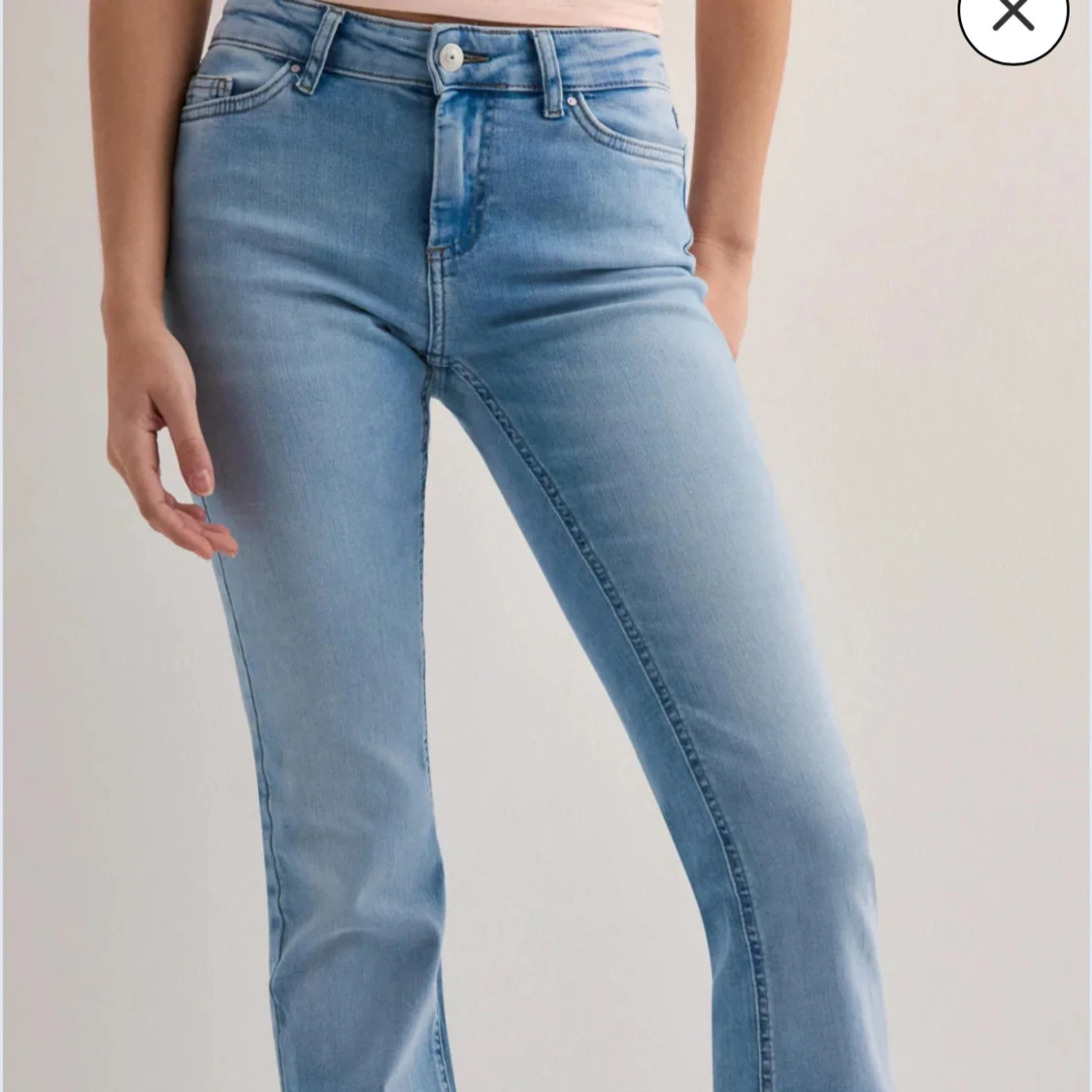 Ljusblå lowwaist jeans