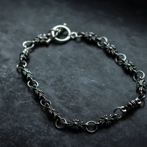 Chrome Hearts Armband 21 CM - Chrome Hearts armband, den är rätt så tunn.