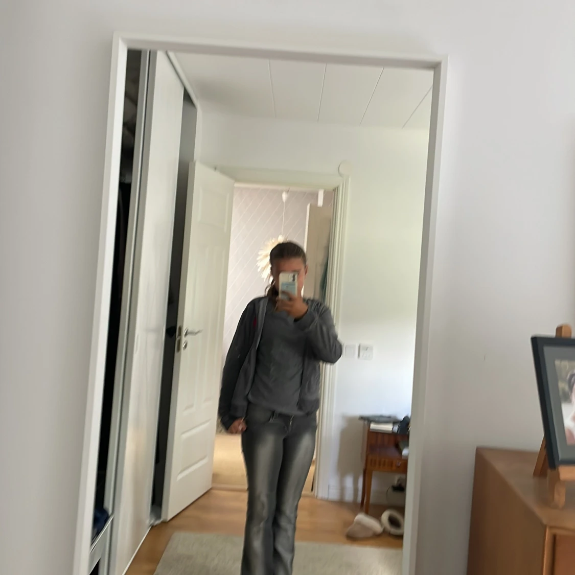 Grå hoodiejacka med dragkedja - 3