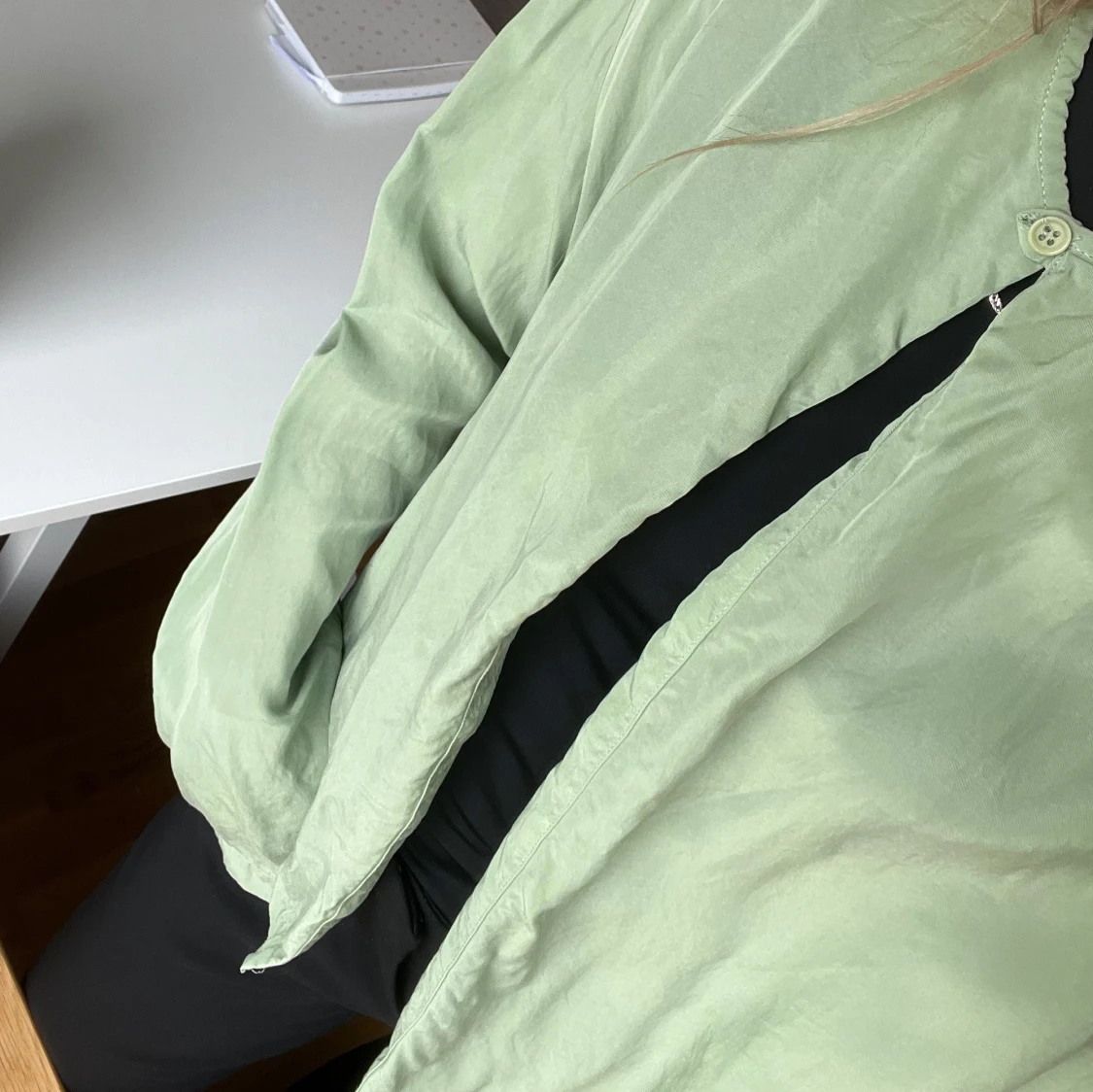 Ljusgrön tunn kofta från Djerf Avenue - 1