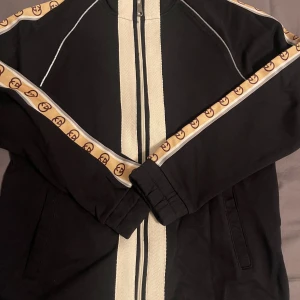 Gucci set - Gucci set helt ny inte använt perfect för er som vill stå ut med er kläder 