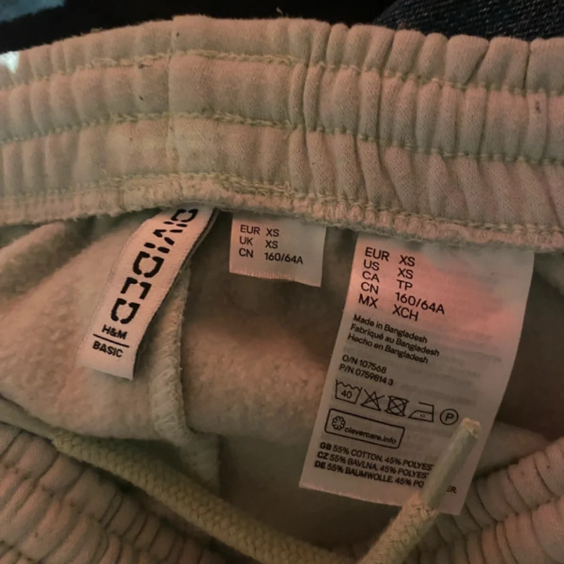 Beige mjukisbyxor från H&M BASIC - 1