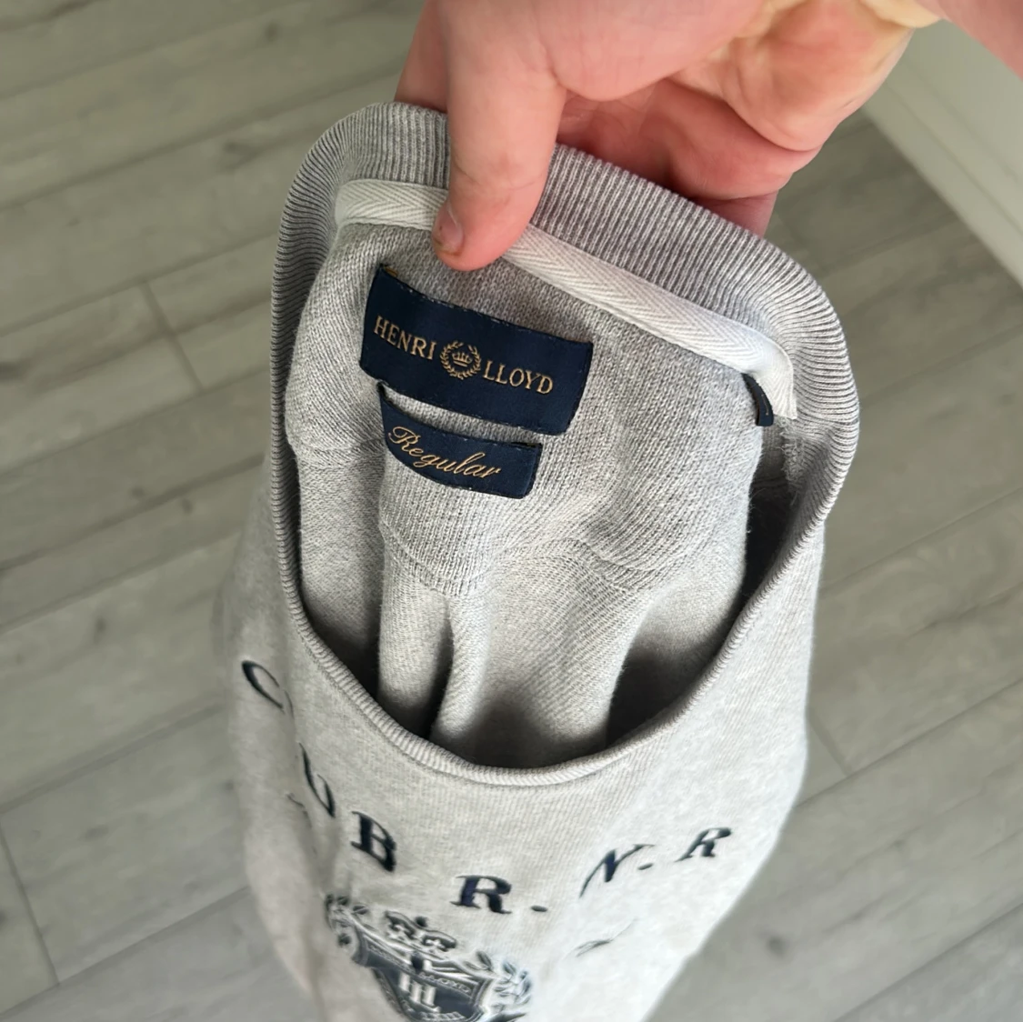 Grå sweatshirt från Henri Lloyd med tryck - 2