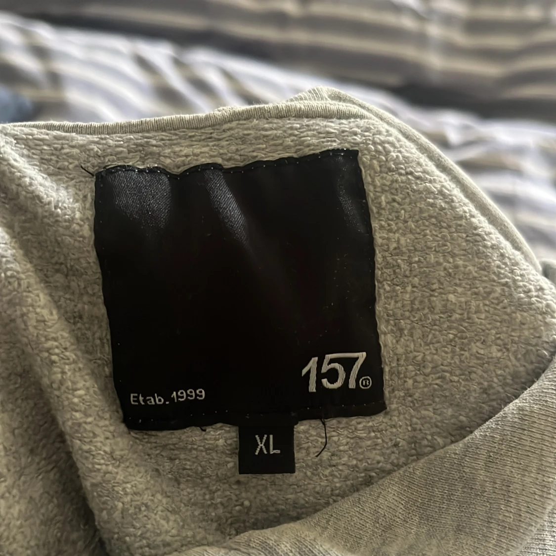 Grå hoodie från Lager 157 med Los Angeles-tryck - 2