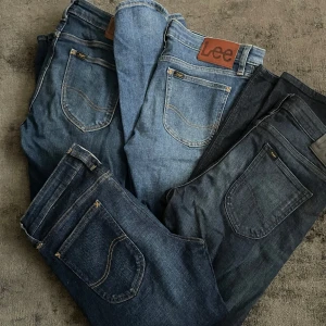 Lee Jens  - Alla Jens för 1200kr, styck kostar 300kr