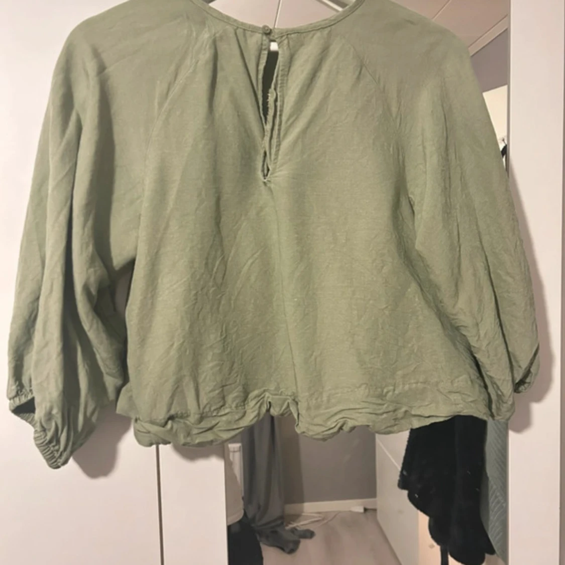 Ljusgrön croppad blus - 2