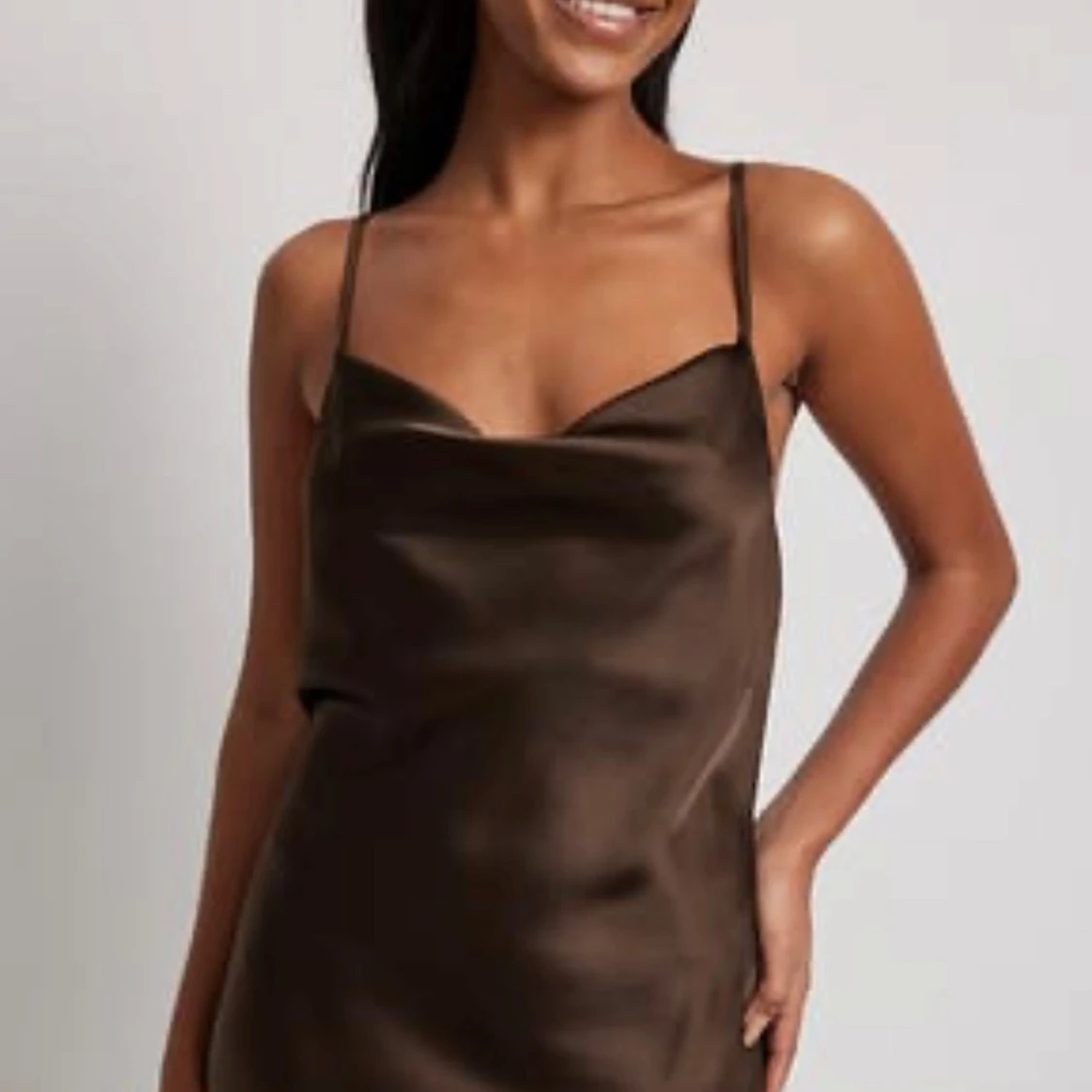 Brun sidenklänning - 2